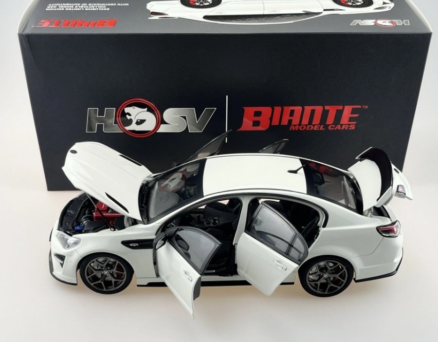 Biante 1:18 - Model car - Holden HSV GTSR W1 Phantom – 2017 – Wit - HQ Model produced by Autoart #2.1
