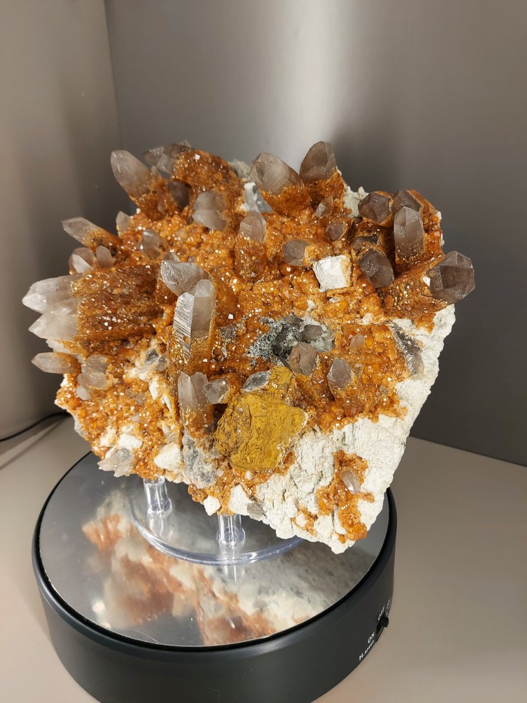 Quartz Crystals on matrix - Height: 16 cm - Width: 19 cm- 3182 g #3.2