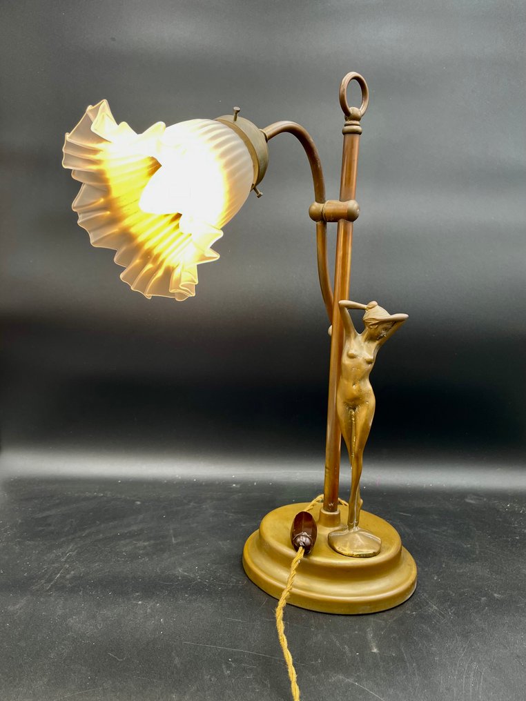 Guido Mariani - Table lamp - Splendid Art Nouveau Lamp Guido Mariani 'Ninfe' - Bronze, Opaline Glass, Circa 1925 - Icon - Bronze, Brass, Glass #3.2