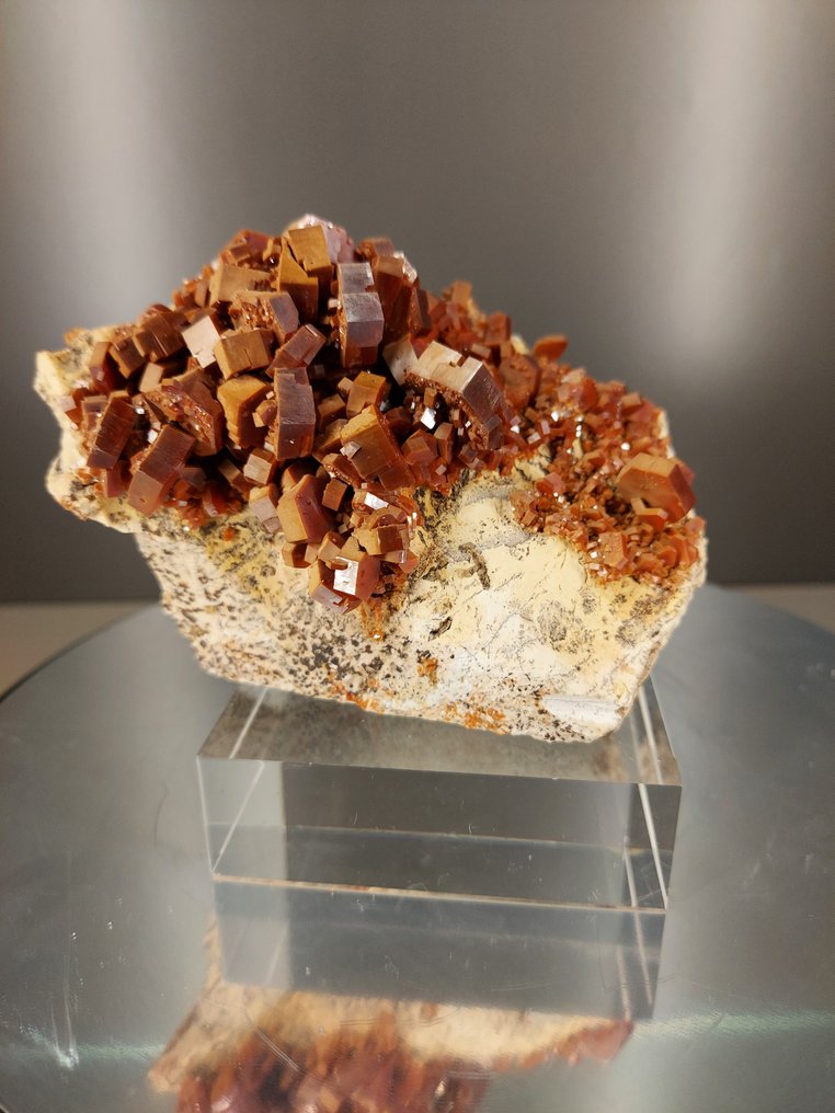 Βαναδινίτης Κρύσταλλοι στη μήτρα - Ύψος: 6.5 cm - Πλάτος: 9 cm- 320 g #1.0