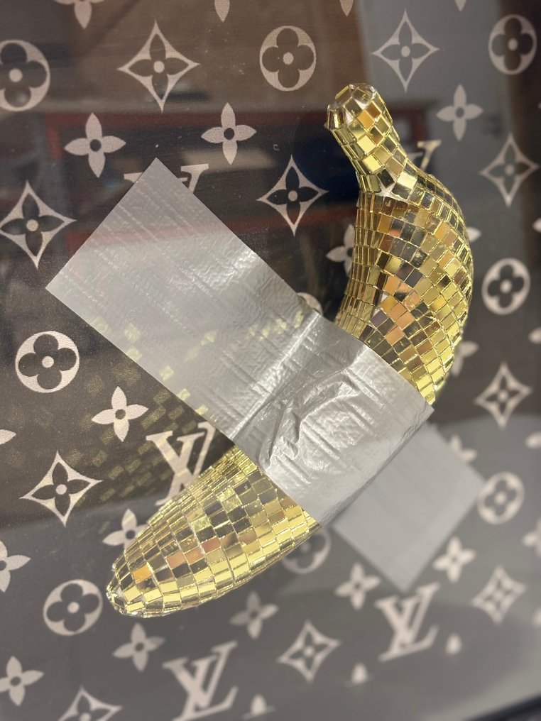 Rob VanMore - Don’t eat the banana by Louis Vuitton #4.3