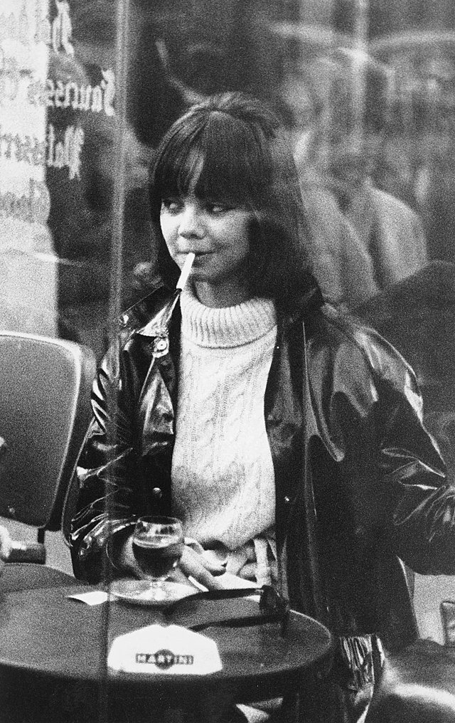 Hubertus Hierl (1940) - Existentialistin im  Café de Flore (Paris 1964) #1.0