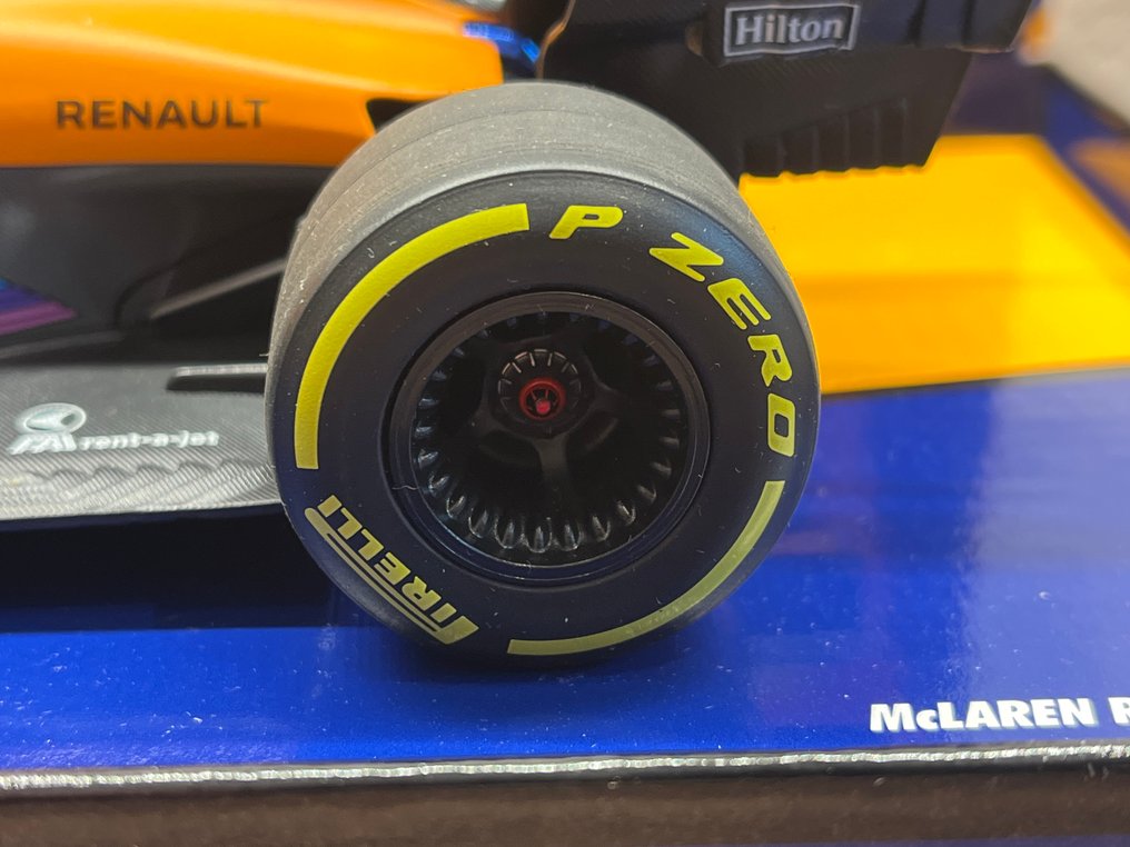 Minichamps 1:18 - Machetă mașină sport - F1 McLaren Renault MCL35 - Lando Norris N°4. Locul 3 la GP-ul Austriei 2020. Ediție limitată de 250 de bucăți. Colecție #2.1