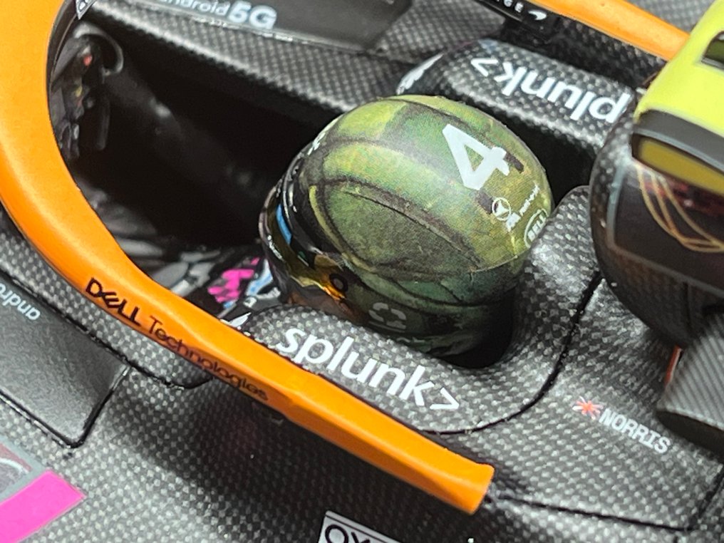 Minichamps 1:18 - Modell sportsbil - F1 McLaren MCL36 - Lando Norris nr. 4. Singapore GP 2022. Begrenset utgave 150 stk. Personlig samling. #4.3