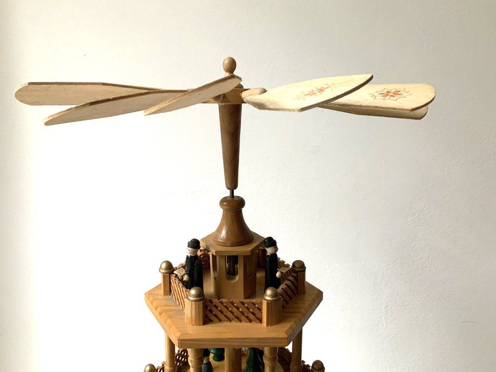 Erzgebirge - Christmas figurine - 3 floors with diverse figures and animals - Wood - Christmas pyramid #1.0