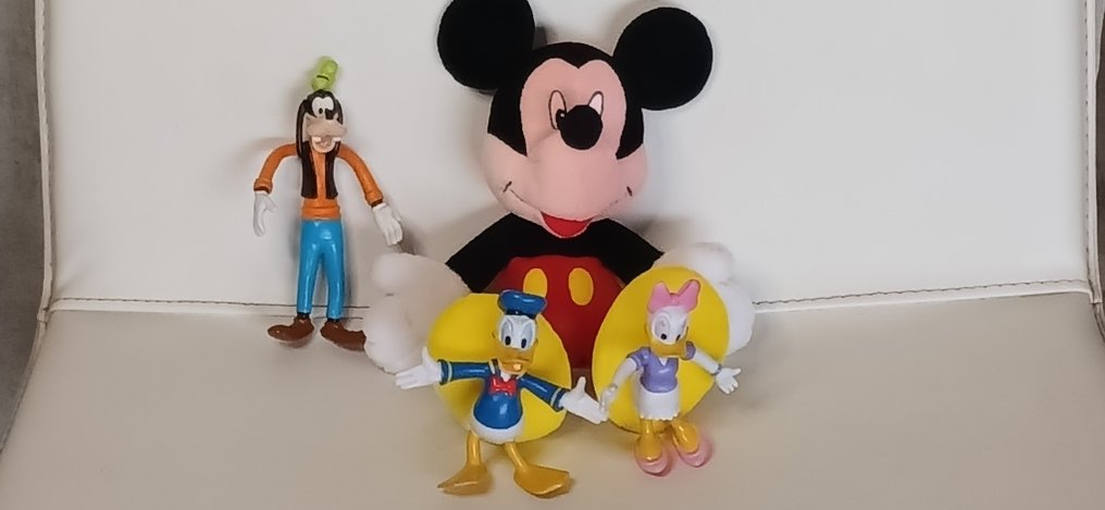 Disney Toy figure Asta Disney Pupazzo Peluche Topolino nuovo 3 personaggi in gomma snodabili auction online Catawiki