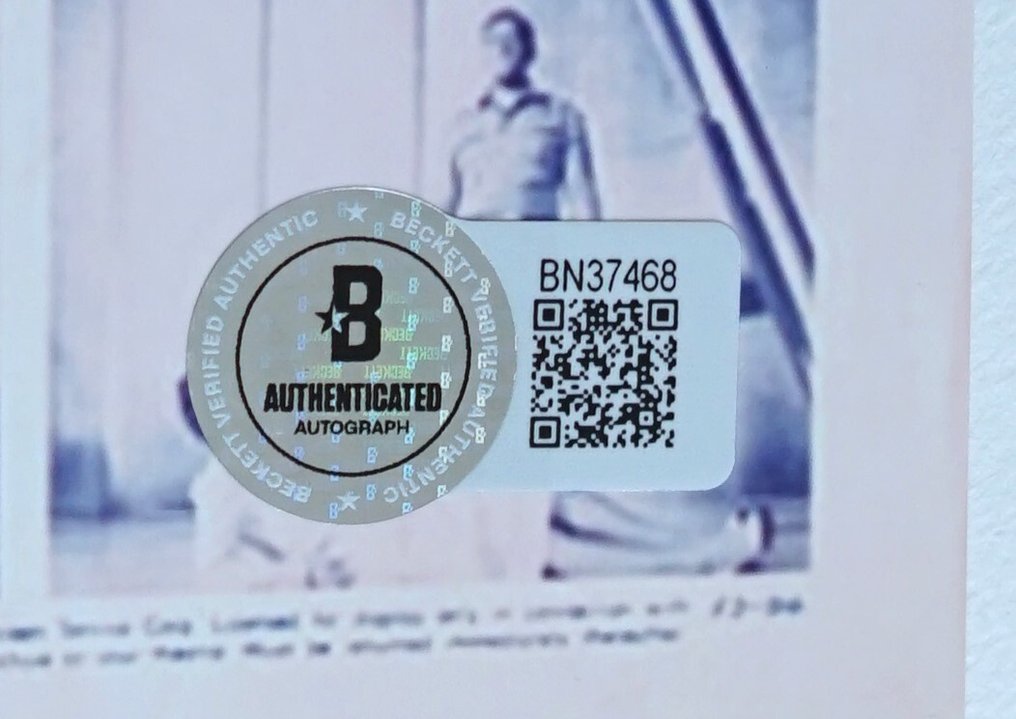 Invaders From Mars - Jimmy Hunt (David Maclean) - Autograph, Photo With Beckett COA #2.1