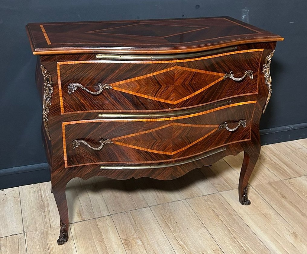 Commode - Hardwood #1.0