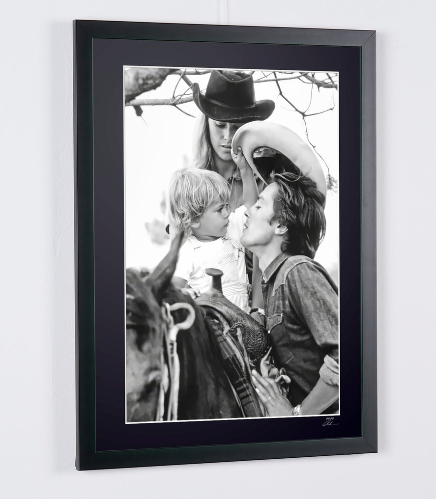 Nathalie, Anthony and Alain Delon in 1967 - Fine Art Photography - Luxury Wooden Framed 70X50 cm - Limited Edition Nr 01 of 30 - Serial ID 16953 - Original Certificate (COA), Hologram - 100% New. Shipping Reduction from 3 items #4.3