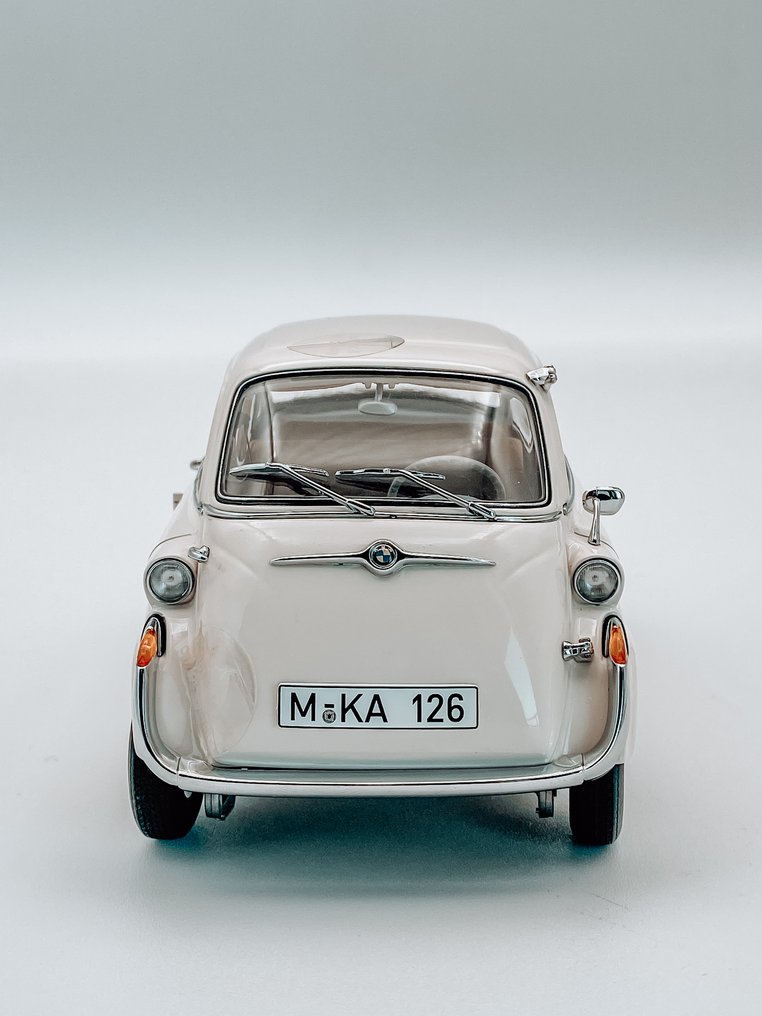 Autoart bmw 600 deals