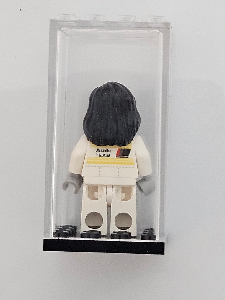 Lego - Mini figurines - Minifigure Michéle Mouton. 100% origineel! + showcase. Extreem zeldzaam! - 2020 et après #3.2