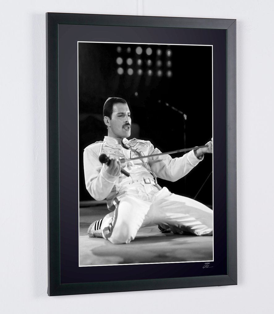 Freddie Mercury - London 198 - Fine Art Photography - Luxury Wooden Framed 70X50 cm - Limited Edition Nr 02 of 20 - Serial ID 104 - Original Certificate (COA), Hologram - 100% New. Shipping Reduction from 3 items #4.3