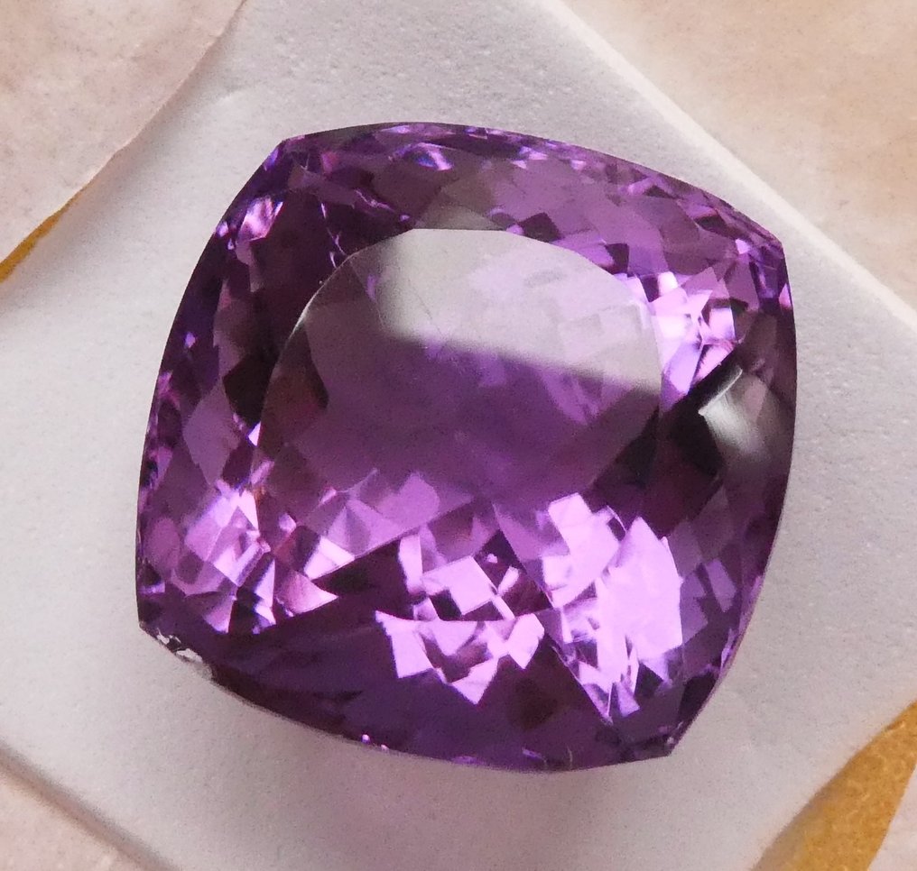No reserve price Amethyst  - 30.23 ct - Instituto Gemólogico Español (IGE) #1.0