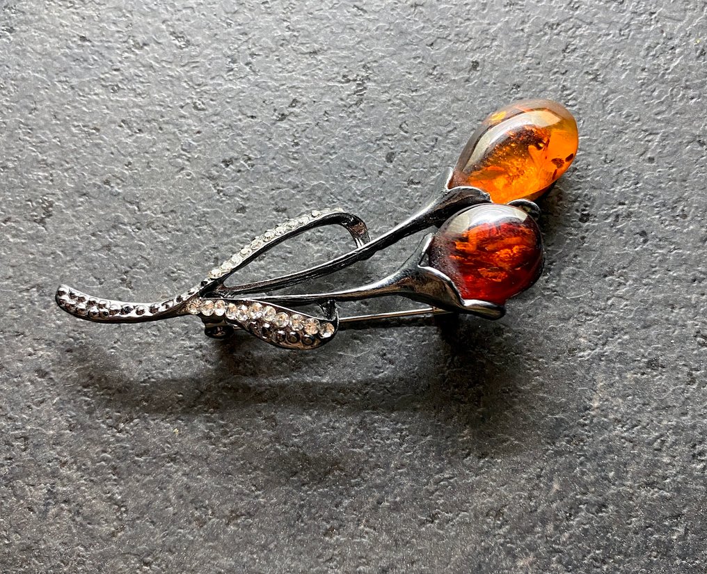 Vintage kukkainen rintaneula Baltian-emerald cabochonsilla. - Meripihka - Succinite #2.1