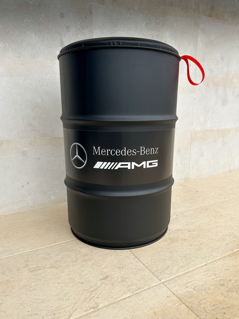 梅赛德斯 AMG 灵感启发的桶椅 - PK Werks #1.0