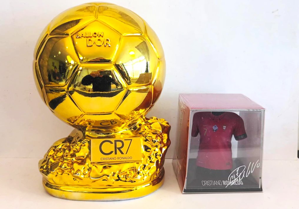 Cr7 golden ball clearance