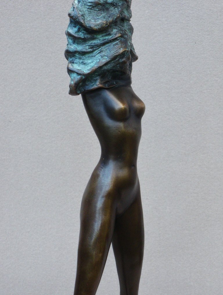 Bruno Bruni (1935) - Γλυπτό, -after-  La Divina - 35 cm - Πατιναρισμένος μπρούτζος #2.1