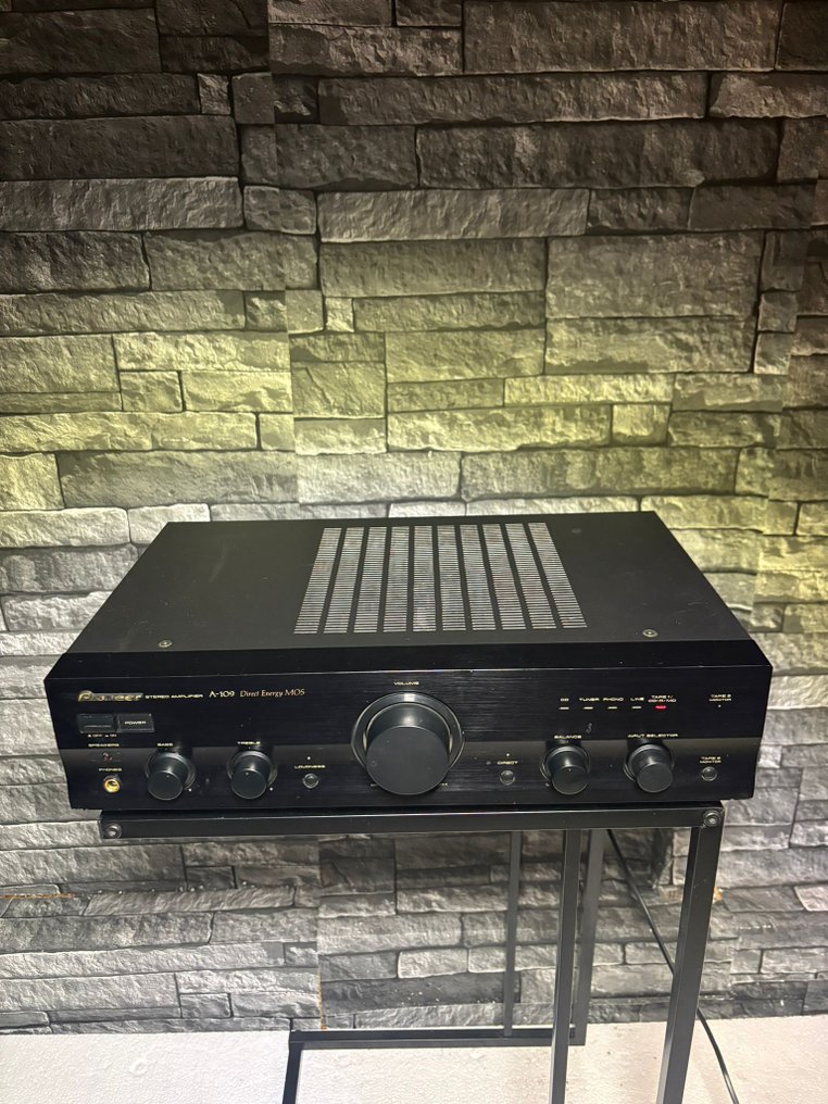 Pioneer - A-109 - Solid state integrated amplifier - auction online ...