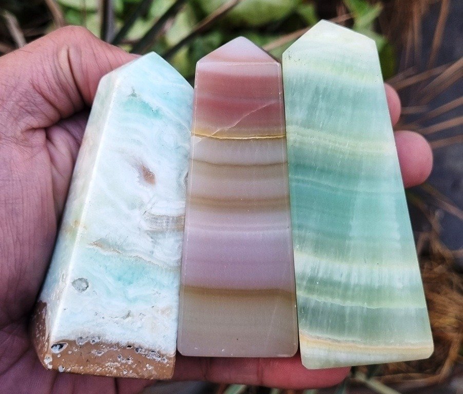 阿富汗石、方解石、白云石、青金石、蛇纹石、玛瑙和阿拉贡石 尖塔 - 高度: 93 mm - 闊度: 35 mm- 1766 g - (9) #1.0