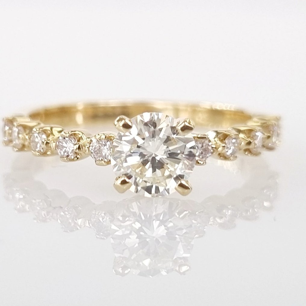 Engagement ring Diamond #3.3