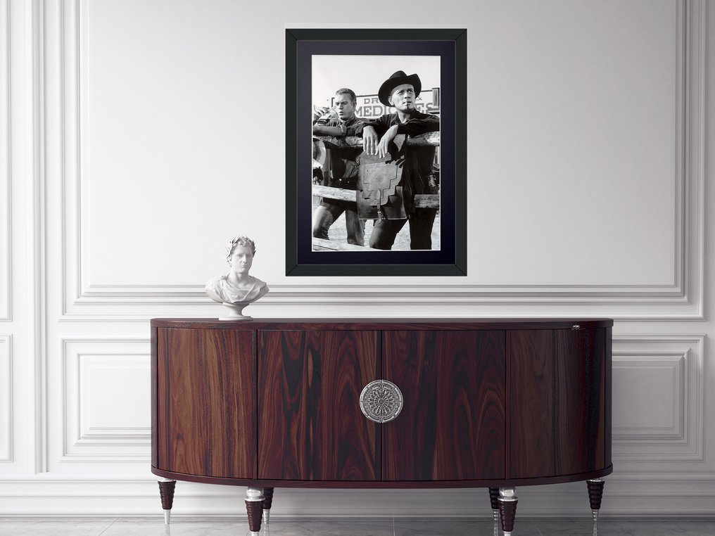 The Magnificent Seven 1960 - Steve McQueen, Yul Brynner. - Fine Art Photography - Luxury Wooden Framed 70X50 cm - Limited Edition Nr 04 of 30 - Serial ID 16874 - Original Certificate (COA), Hologram - 100% New. Shipping Reduction from 3 items #2.1
