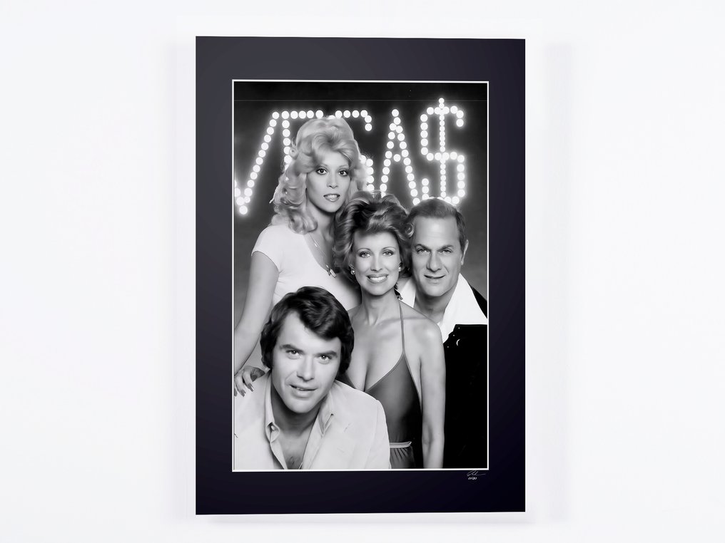 VEGAS 1978-1971- Robert Urich, Tony Curtis, Judy Landers, and Phyllis Davis - Fine Art Photography - Luxury Wooden Framed 70X50 cm - Limited Edition Nr 01 of 30 - Serial ID 16902 - Original Certificate (COA), Hologram - 100% New. Shipping Reduction from 3 items #3.2