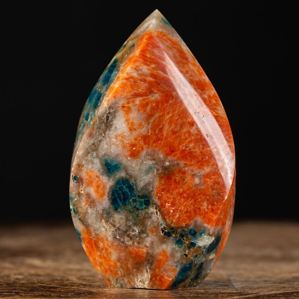 Seltene Mineralienkombination Oranger Calcit – Blauer Apatit – Flamme - Höhe: 124 mm - Breite: 73 mm- 533 g #2.1