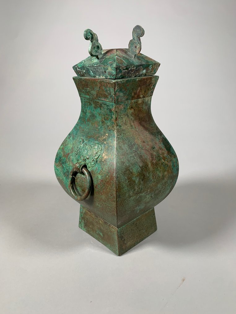 Bronze Altes Chinesisch – Han-Dynastie – „Hu“-Vase mit Deckel – ca. 206 v. Chr. – 220 n. Chr - 34 cm #1.1
