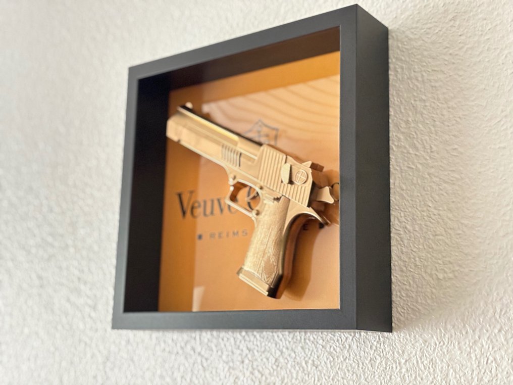 Rob VanMore - Super Shiny Golden war on Veuve Clicquot #2.1