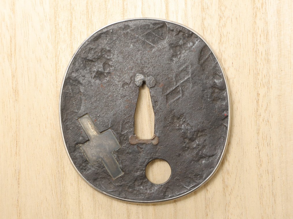 Kard keresztvas - Christian motifs Silver Cross Inlay Tsuba 150g with Wooden Box - Japán - Edo Period (1600-1868) #1.1