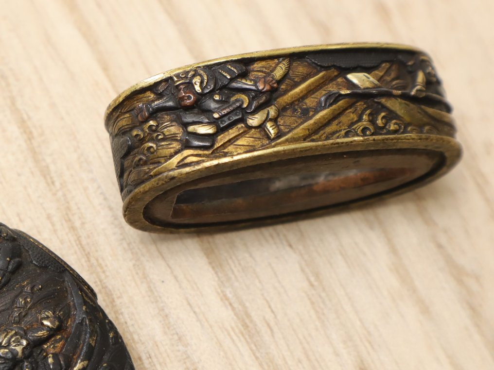 劍鞘裝置 - Naval Battle Brass Inlay Fuchi & Kashira (Collar & Pommel) Sword Hilt Fitting Set with Wooden Box - 日本 - 江戶時代（1600-1868） #2.1