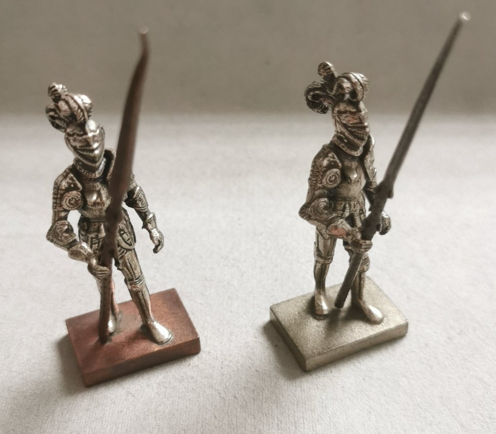 Pair Vintage 800 Silver Figures Of Medieval Knights Made In Italy Good Condition - Briefopener  (2) - Pair Vintage 800 Silver Figures Of Medieval Knights Made In Italy Good Condition - .800 zilver #1.1
