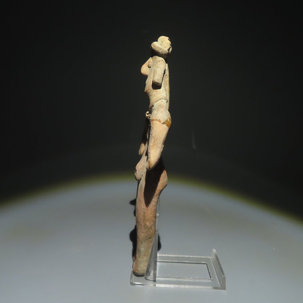 Colima, Messico occidentale Terracotta Figura antropomorfa. 200 a.C. - 500 d.C. 17,5 cm H. Licenza di esportazione spagnola. #2.1