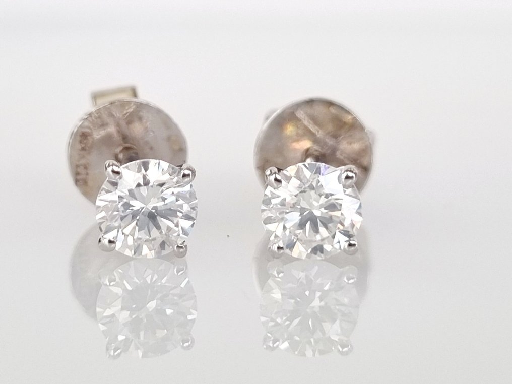 小型钉状耳环 白金 钻石  (天然) #1.1
