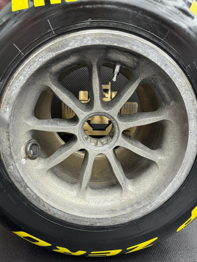 Ελαστικό με τη ρόδα - Ferrari - Tyre complete on wheel #4.3