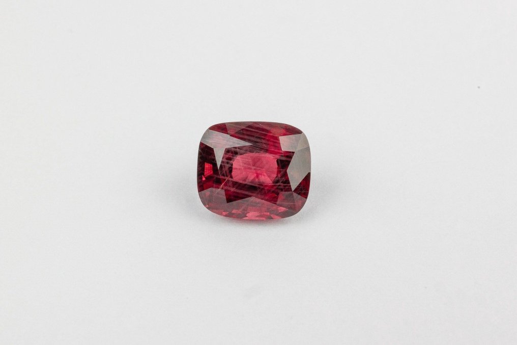 红色 尖晶石  - 5.64 ct - 莲花宝石实验室 #2.1