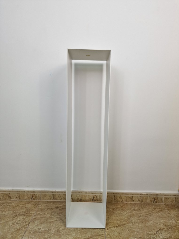 JS Design - Console table - Peana Blanca - 鋼 #3.2