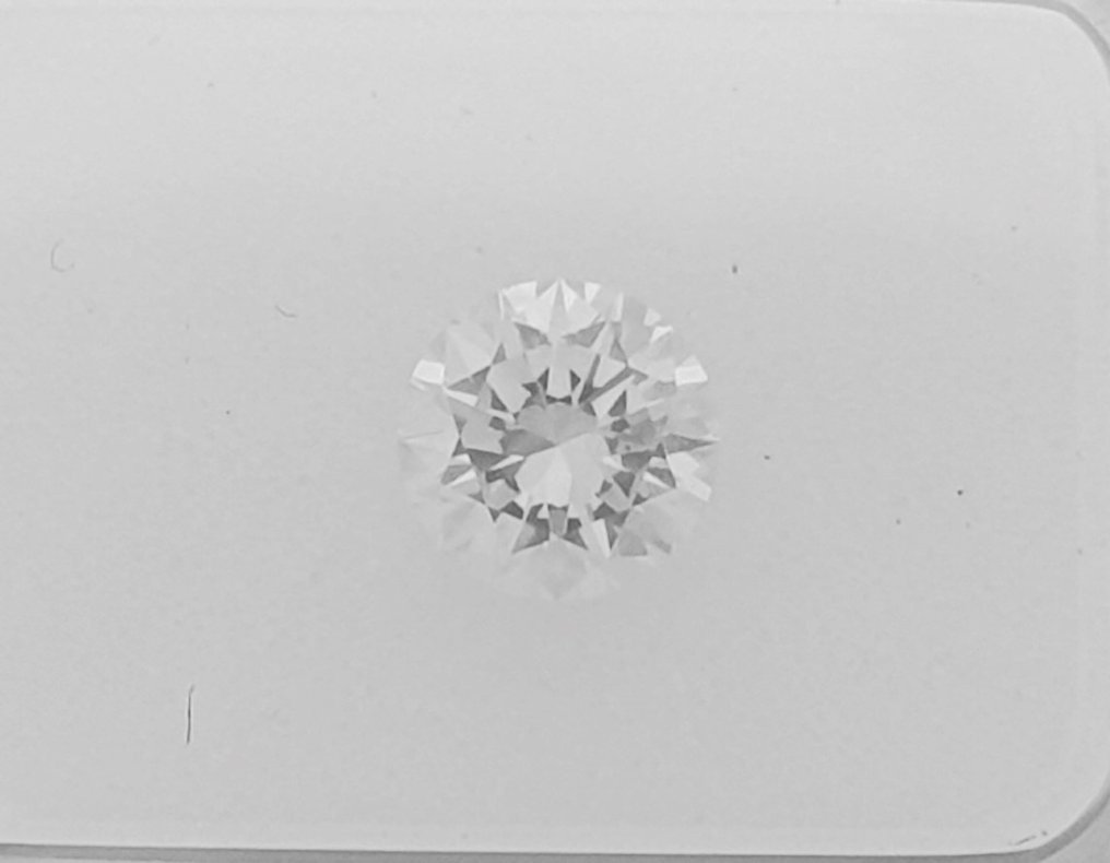 1 pcs Gyémánt  (Természetes)  - 0.81 ct - F - VS2 - Antwerpeni Nemzetközi Gemmológiai Laboratóriumok (AIG Israel) #3.3