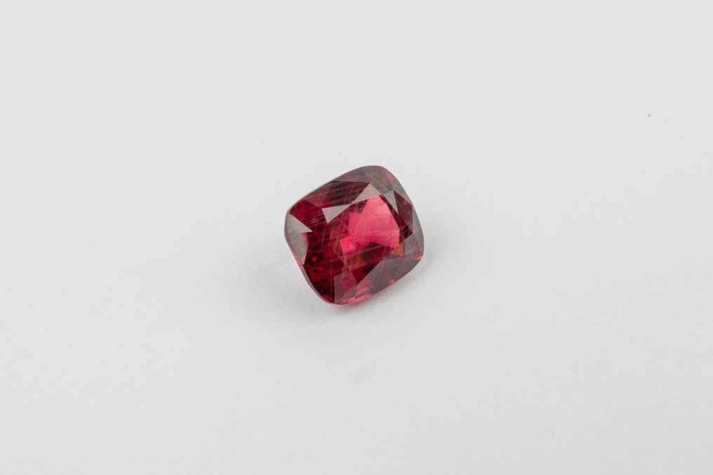 红色 尖晶石  - 5.64 ct - 莲花宝石实验室 #3.1