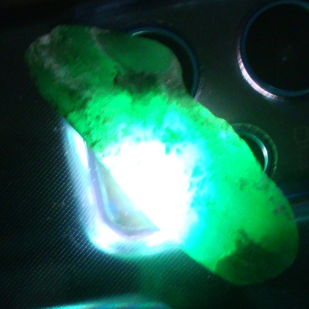 Colombian Emeralds Muzo (green variety of beryl) Rough Translucent Gemstones - 51 ct. - Altura: 30 mm - Ancho: 10 mm- 10.2 g #2.1