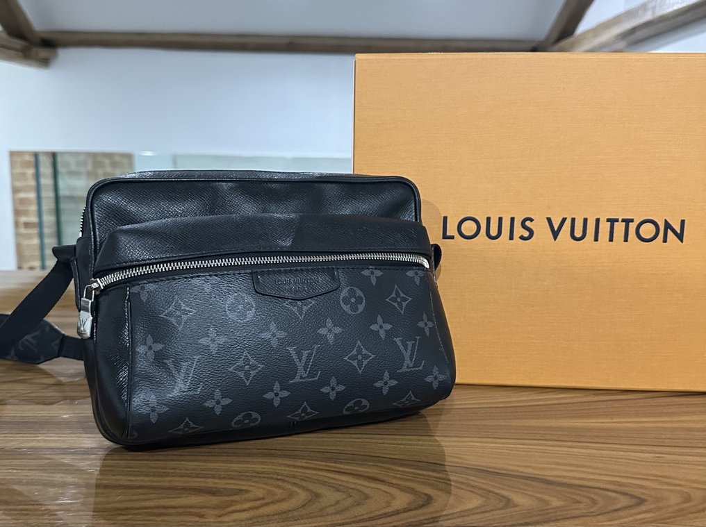 Louis Vuitton - Outdoor Messenger Monogram Eclipse Taiga Black - Shoulder bag #3.2
