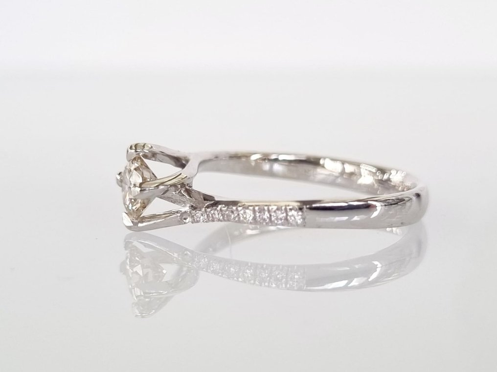 Engagement ring - 14 kt. White gold -  0.55 tw. Diamond  (Natural) - Diamond #2.2