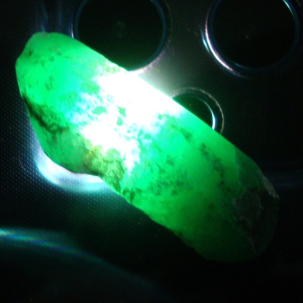 Colombian Emeralds Muzo (green variety of beryl) Rough Translucent Gemstones - 51 ct. - Altura: 30 mm - Ancho: 10 mm- 10.2 g #1.1