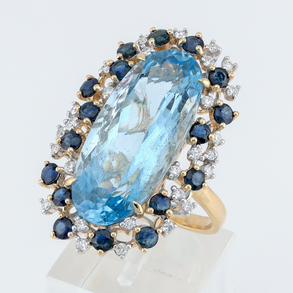 [IGI Certified] - (Aquamarine) 14.95  Cts - (Sapphire) 1.80 Cts (17) Pcs - (Diamond) 0.35 Cts (28) - 14 carats Bicolore - Bague #2.1