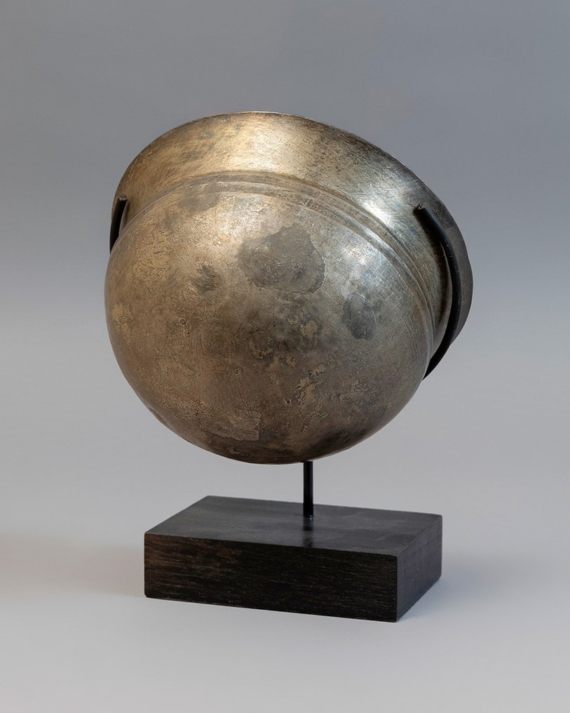 古希腊 银 半球形碗。独特的。直径 14 厘米。公元前 6 世纪。很不错。西班牙出口许可证。 #1.1