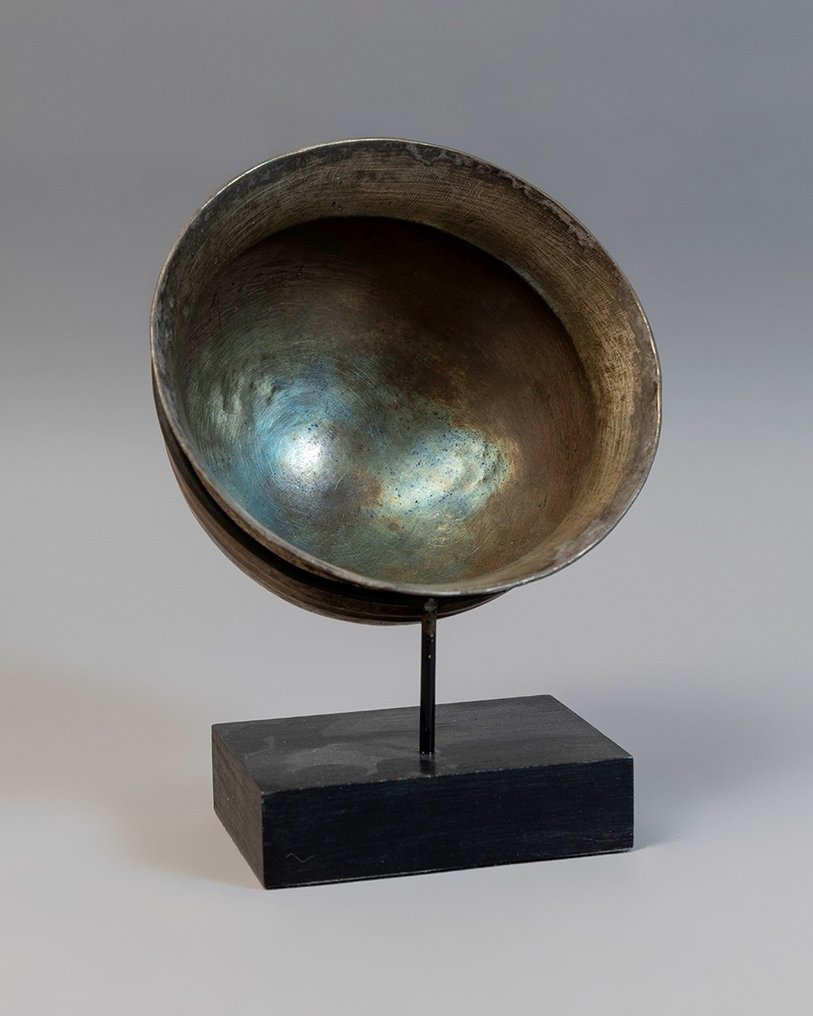 古希腊 银 半球形碗。独特的。直径 14 厘米。公元前 6 世纪。很不错。西班牙出口许可证。 #1.2