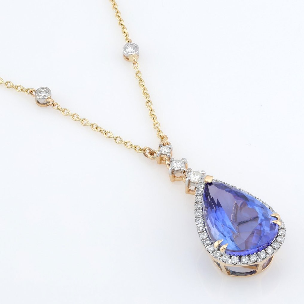 (GIA Certified) - (Tanzanite) 7.47 Ct - (Diamond) 0.44 Cts (39) Pcs - 14 kt. Bicolour - Necklace with pendant #1.2