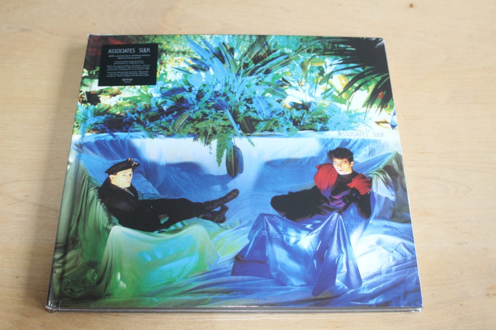 Associates - Sulk - Deluxe Edition, 1LP+3CD - LP-box set - Återutgivning - 2022 #2.1