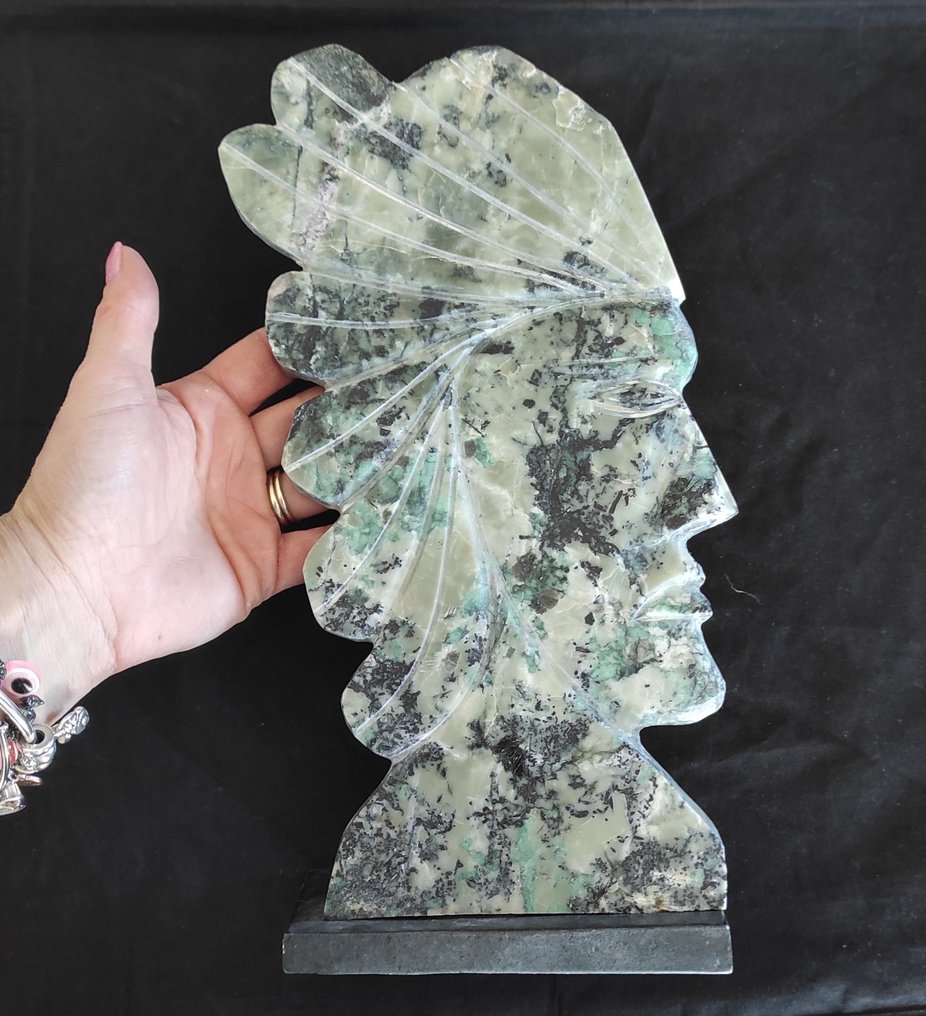 Emerald Indian face - Height: 16 cm - Width: 13 cm- 1400 g - (1) #1.0