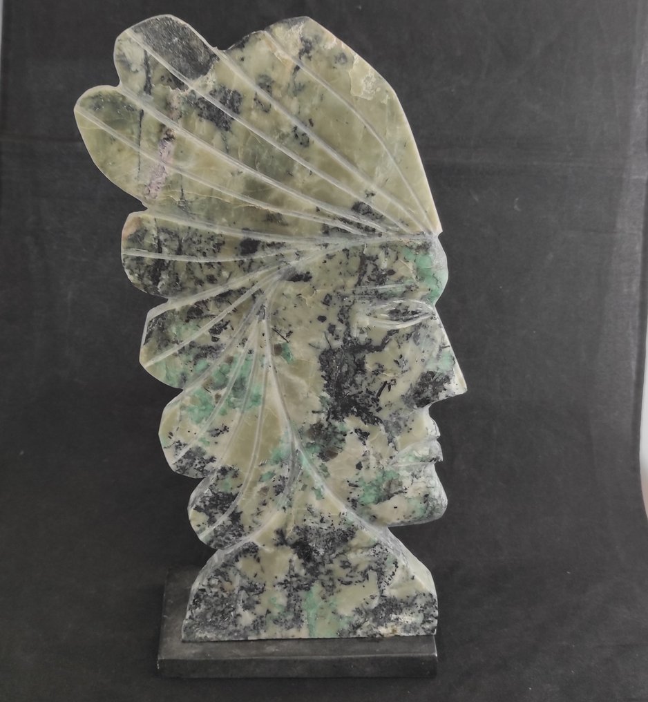 Emerald Indian face - Height: 16 cm - Width: 13 cm- 1400 g - (1) #1.0